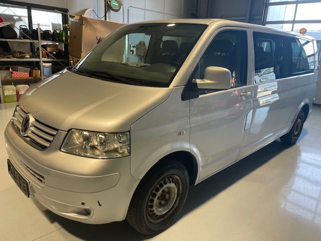 VW Caravelle LR TDI D-PF MOTION - Image 4