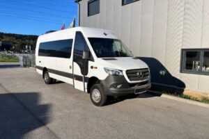 Mercedes Benz 519 CDI 4x4 Schulbus ECON XL
